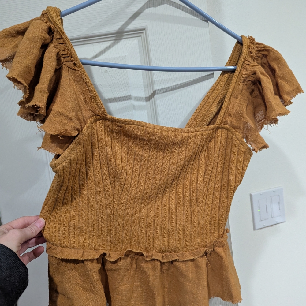 Women's Ruffled Sleeve Top in Tan